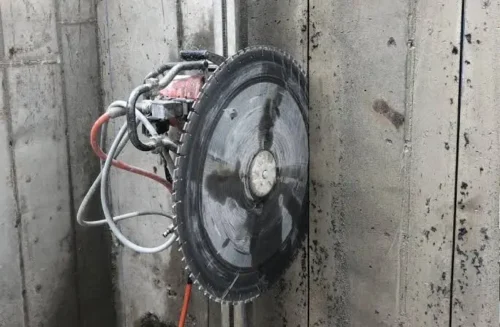 ალმასური ჭრა — ბეტონის კედლის დამუშავების პროცესი