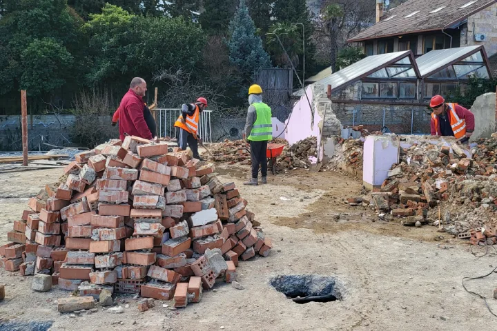 კერძო სახლების და შენობების დემონტაჟი – მასალის შეფასებით