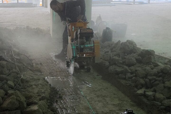 ბეტონის იატაკის ჭრა ალმასის დისკით მტვრის გარეშე