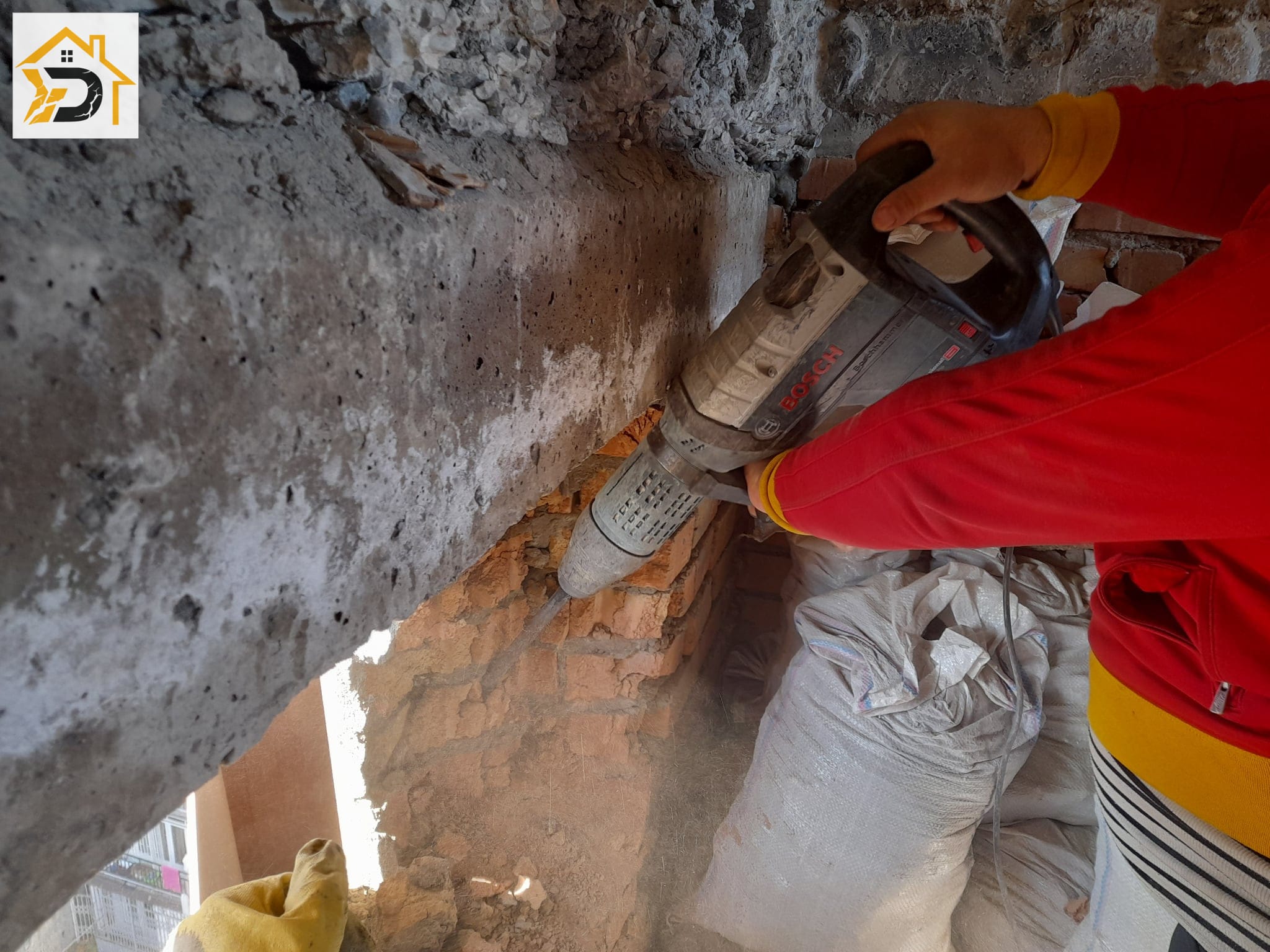 კედლის დემონტაჟი და ნგრევა - პროფესიონალური სამუშაოები საქართველოში