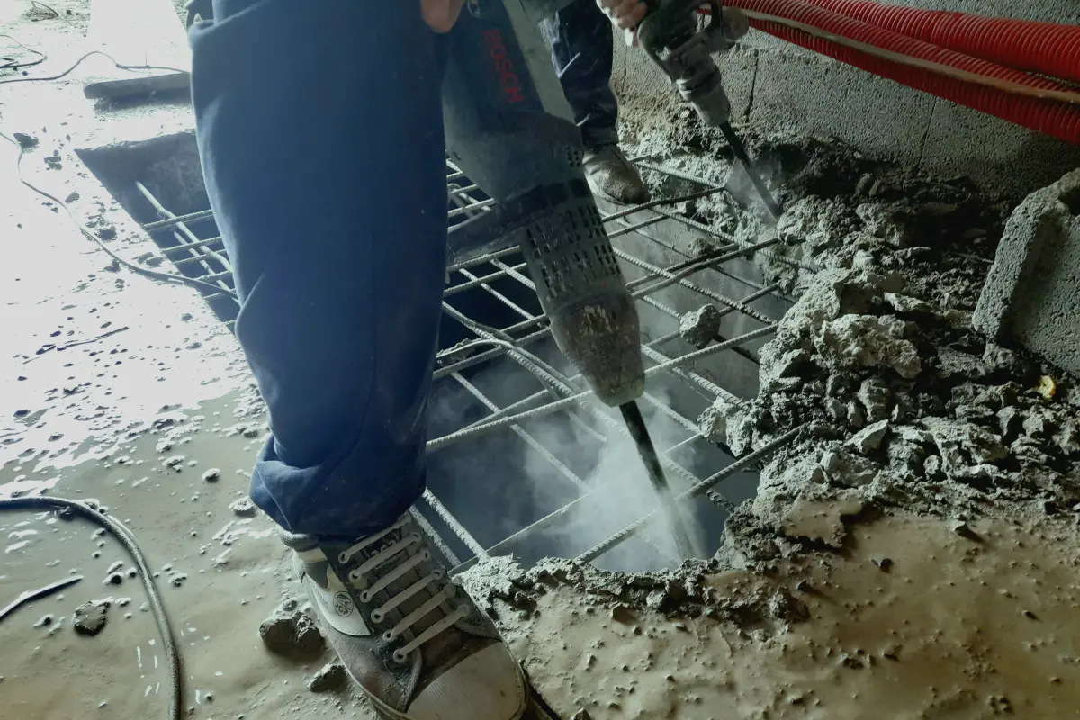 არმირებული ბეტონის დემონტაჟი - რკინაბეტონის კონსტრუქციის დაშლა