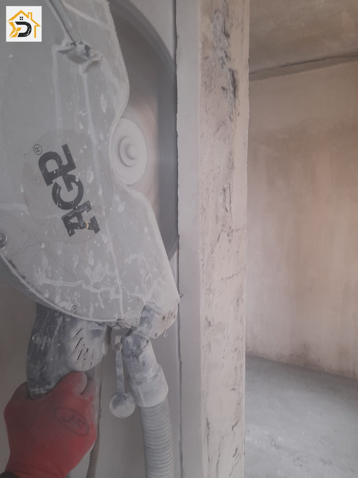 ბეტონის ჭრა ხელით - სტანდარტული საჭრელი მტვერსასრუტით