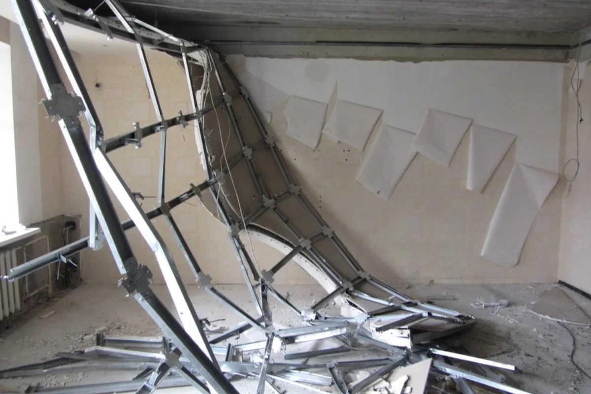 გიფსოს დემონტაჟი - გიფსოკარდონის კედლების მოხსნა