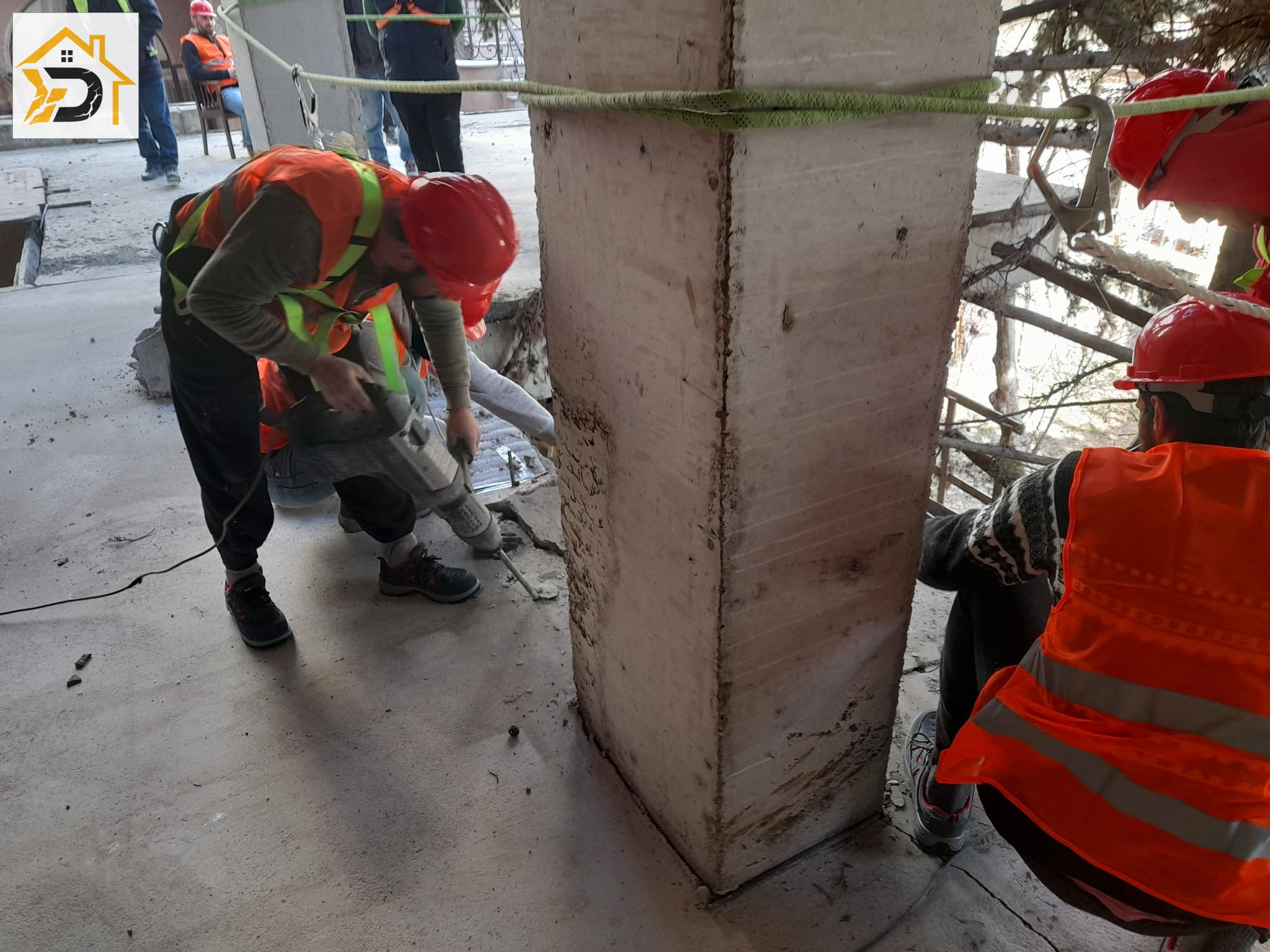 დემონტაჟის სამუშაო პროცესი — კომპლექსური ობიექტის გასუფთავება