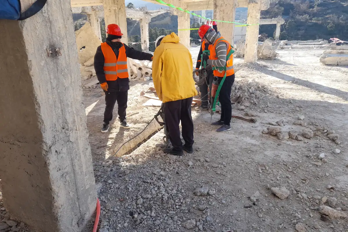 დემონტაჟის სამუშაოები - სამშენებლო დაშლის სამუშაოები