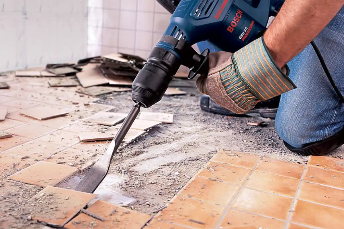 კაფელის დემონტაჟი - კერამიკული ფილების მოხსნა