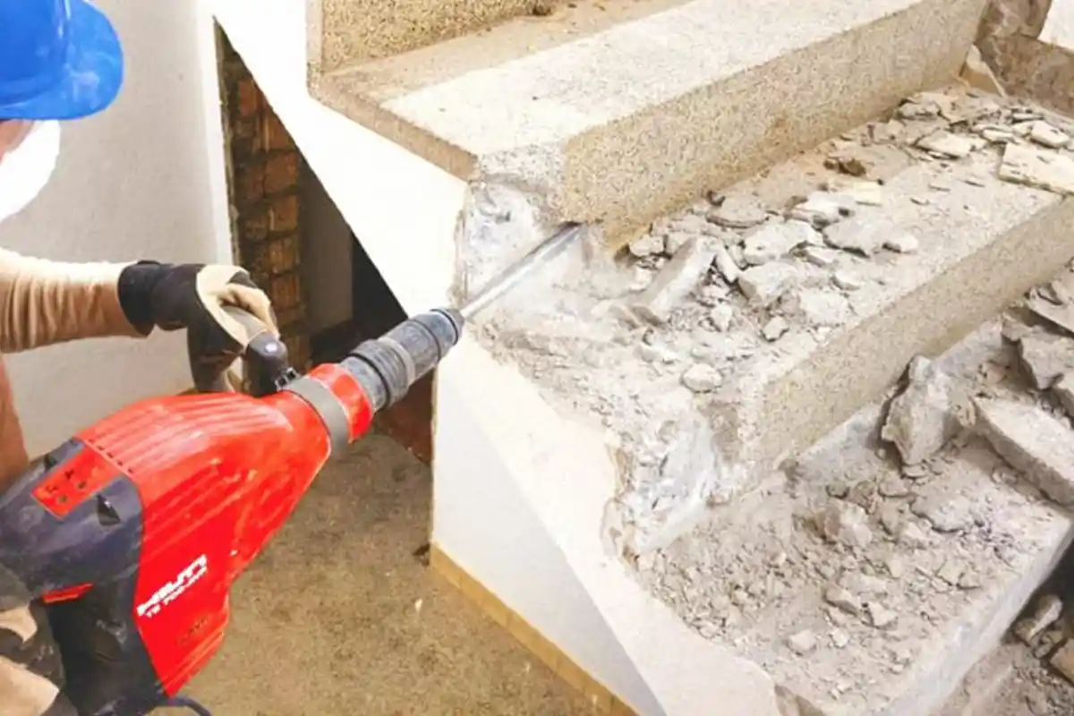 კიბის დემონტაჟი - ბეტონის კიბის დაშლა