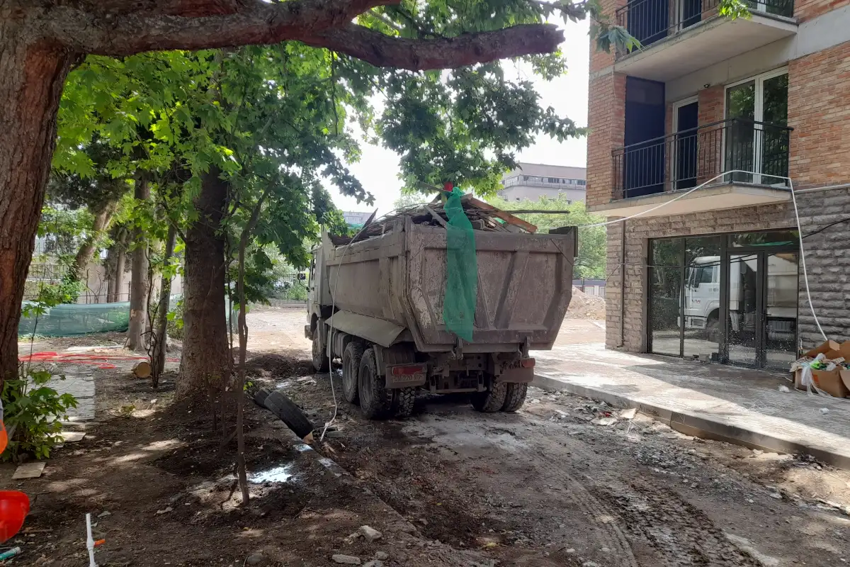 დემონტაჟი გატანა - სამშენებლო ნარჩენების გატანა