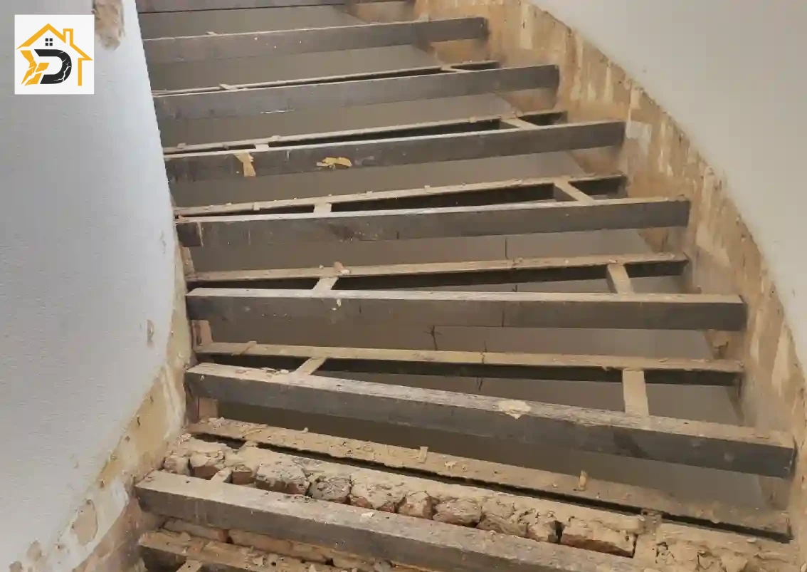 შველერებზე კიბის დემონტაჟი — ლითონის კარკასის ეტაპობრივი დაშლა