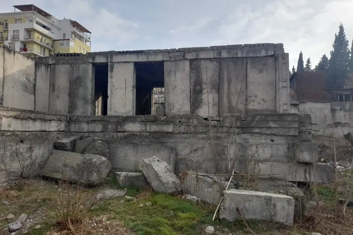 სოკოლის ბლოკის დაშლა - ძველი კონსტრუქციის დემონტაჟი