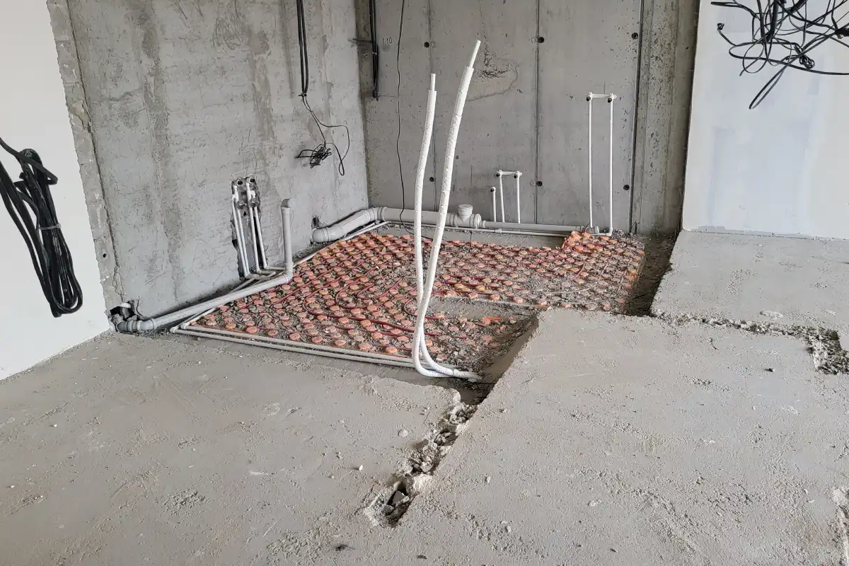 სტიაშკის დემონტაჟი - ბეტონის მოჭიმვის ფენის მოხსნა