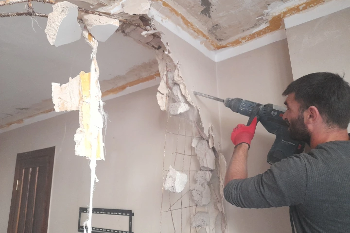 შიდა დემონტაჟი და ბინის გამოშიგნა რემონტისთვის